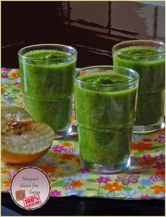 Smoothie z jarmużu i jabłka, zdrowy koktajl detox