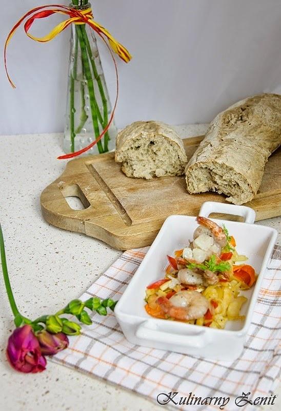 Krewetki z zielonym pieprzem na warzywnych julienne