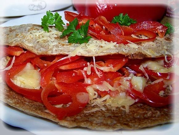 Naleśniki z chrupiącą papryką i serem