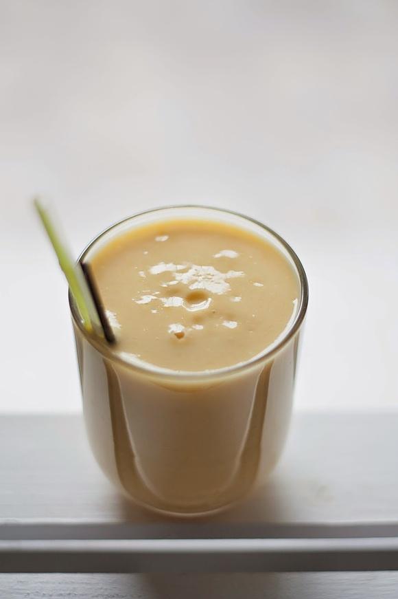 Koktajl z mango na mleku na śniadanie