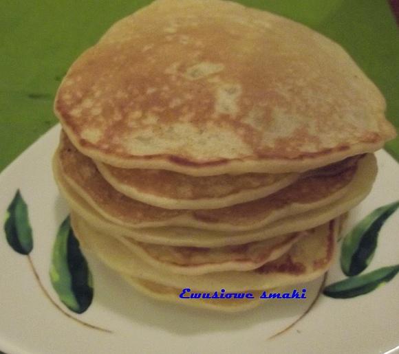 Śniadaniowe pancakes z jabłkami