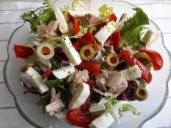 Sałata z tuńczykiem