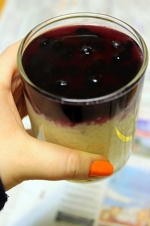 Ryżowy pudding z jagodami i wanilią