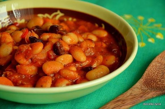 Fasolowe chili z warzywami i żurawinami