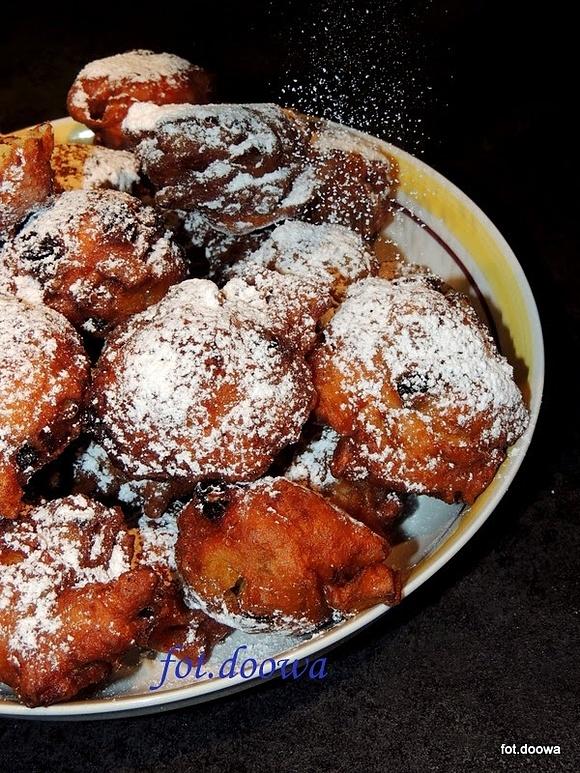 Oliebollen holenderskie pączki z jabłkiem