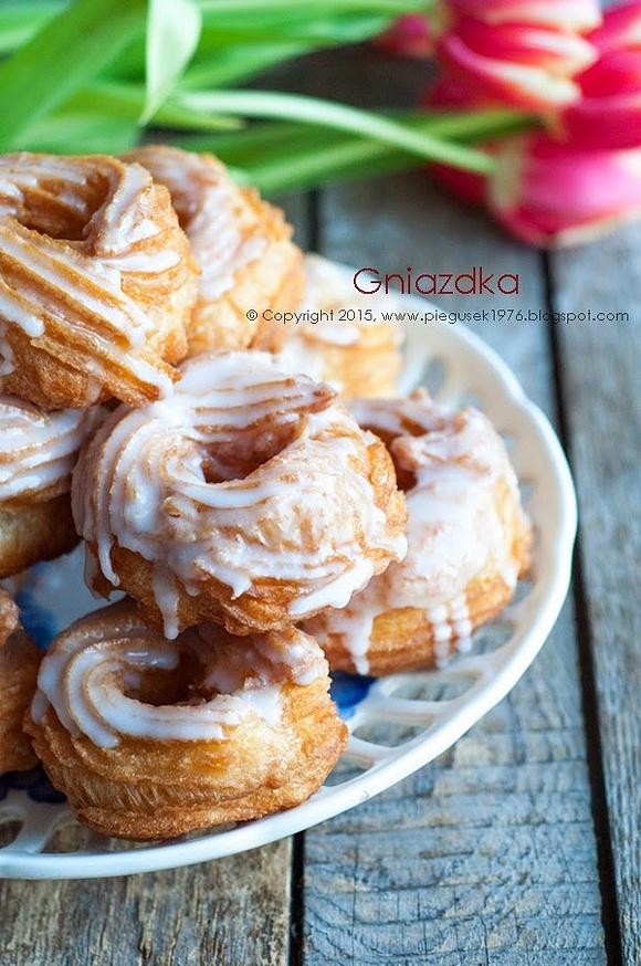Gniazdka z ciasta parzonego przepisy kulinarne