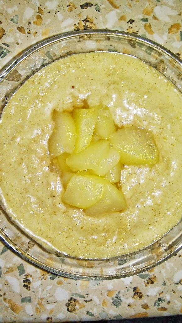 Budyń jaglany z bananami, kokosem i daktylami