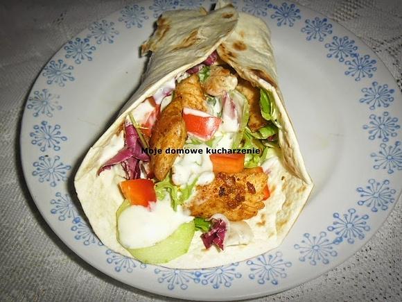 Tortilla domowa z kurczakiem i warzywami