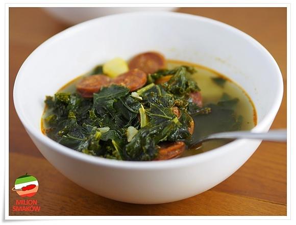 Caldo verde zielona zupa z jarmużem