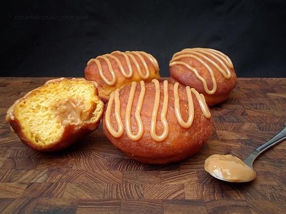 Pączki dyniowe z kajmakiem