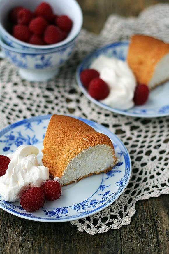 Angel food cake - lekkie ciasto biszkoptowe z białek