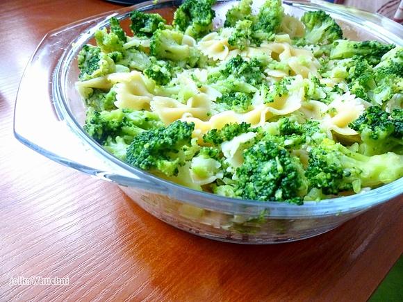 Farfalle z pesto brokułowym