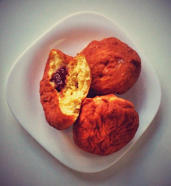 Pączki dyniowe z konfiturą malinową