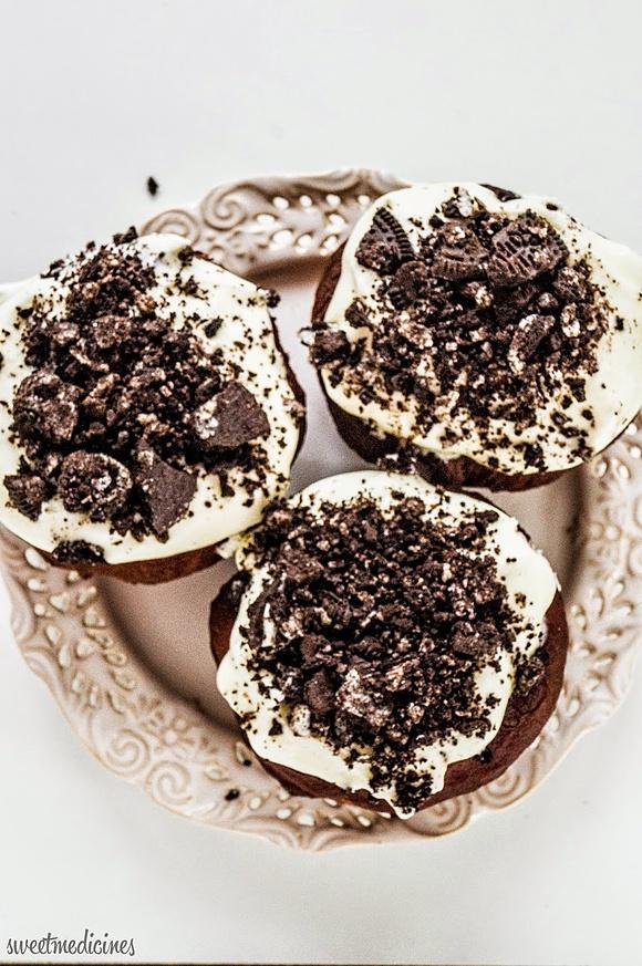 Pączki Oreo z kremem i polewą czekoladową