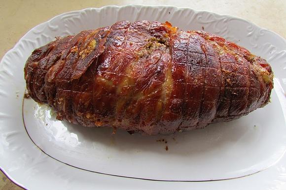 Pieczeń wieprzowa z nadzieniem z suszonych moreli