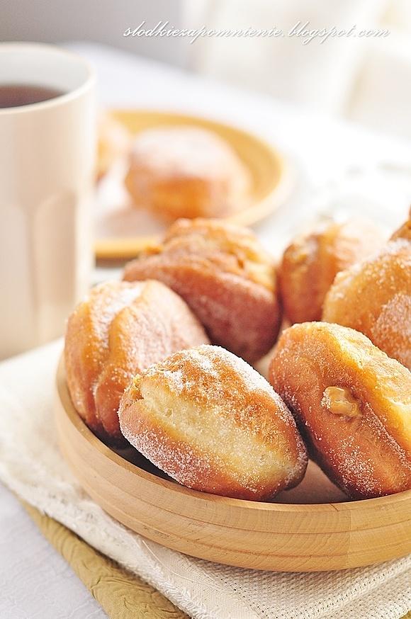 Pączki z nadzieniem krówkowym