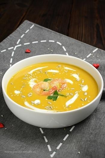 Zupa krem z batatów z tahini i mleczkiem kokosowym