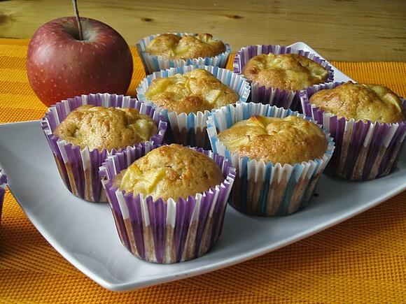 Muffinki z jabłkami