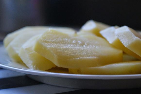 Zapiekanka ziemniaczana z sosem beszamelowym
