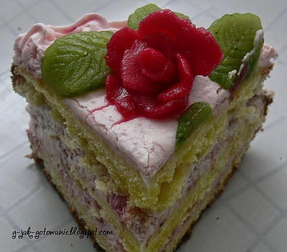 Walentynkowy tort malinowy