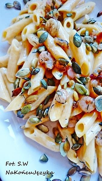 Penne w sosie serowym z krewetkami