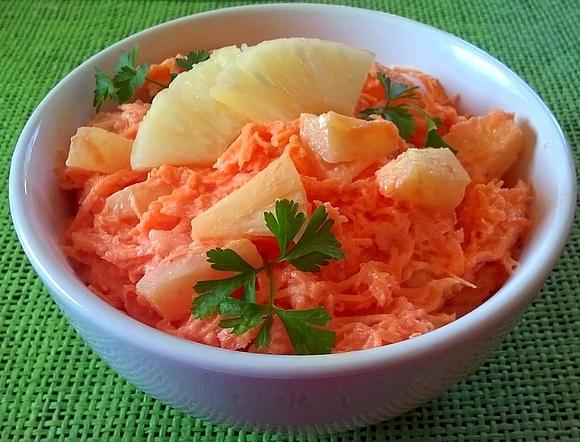 Marchewka z ananasem - surówka