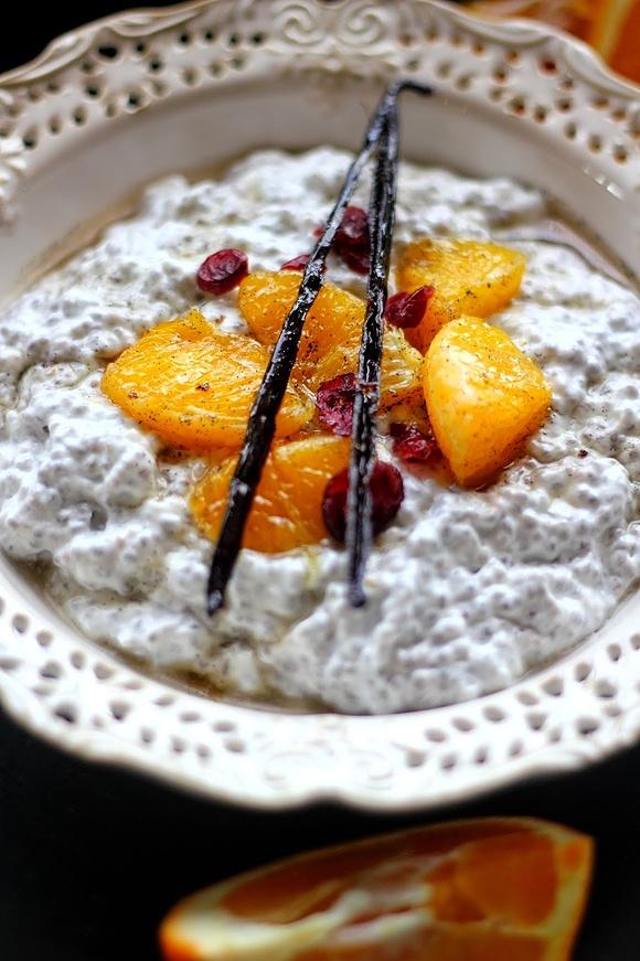 Pudding z nasionami chia i karmelizowanymi pomarańczami