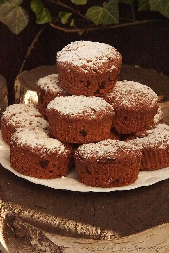 Muffiny czekoladowe z suszonymi śliwkami