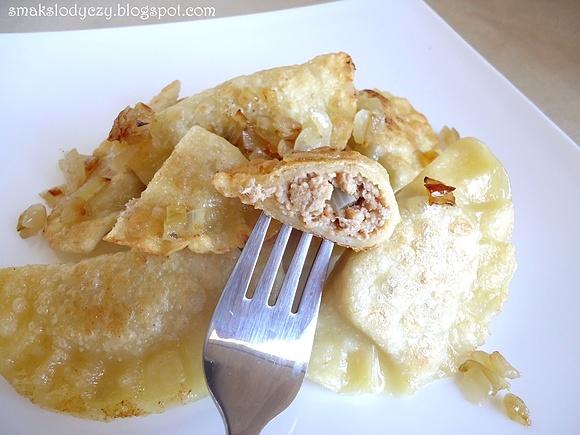 Pierogi z mięsem - tradycyjne danie z gotowym nadzieniem