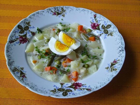 Zupa jarzynowa z jajkiem