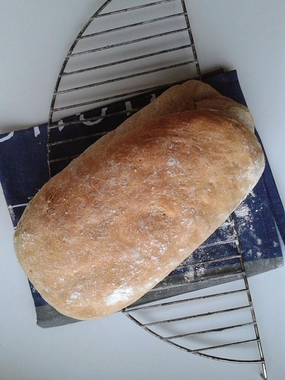 Ciabatta domowa włoska pieczywo na śniadanie z drożdży