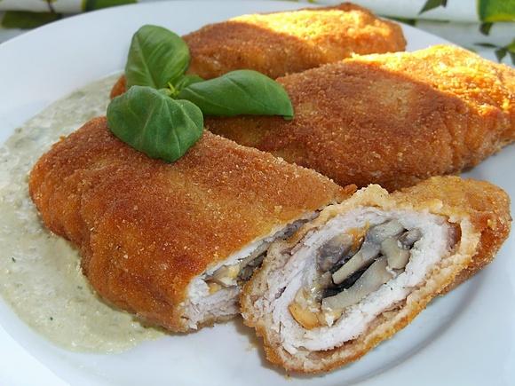Roladki schabowe z pieczarkami i oscypkiem