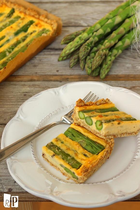Tarta ze szparagami na kruchym otrębowym cieście