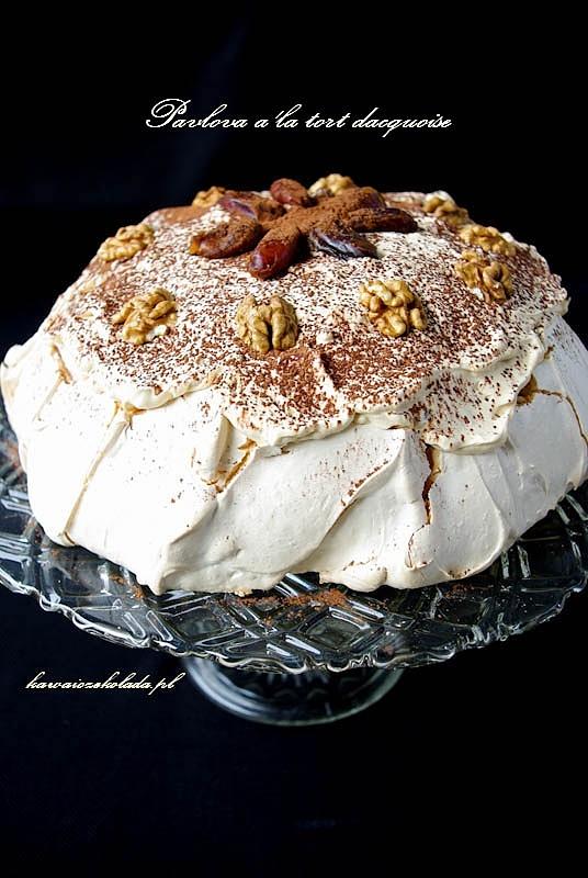 Pavlova a’la tort dacquoise