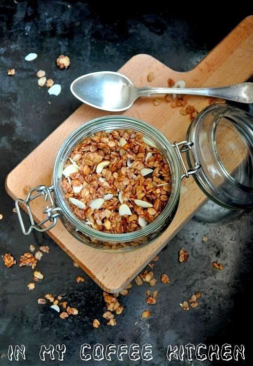 Granola truskawkowa