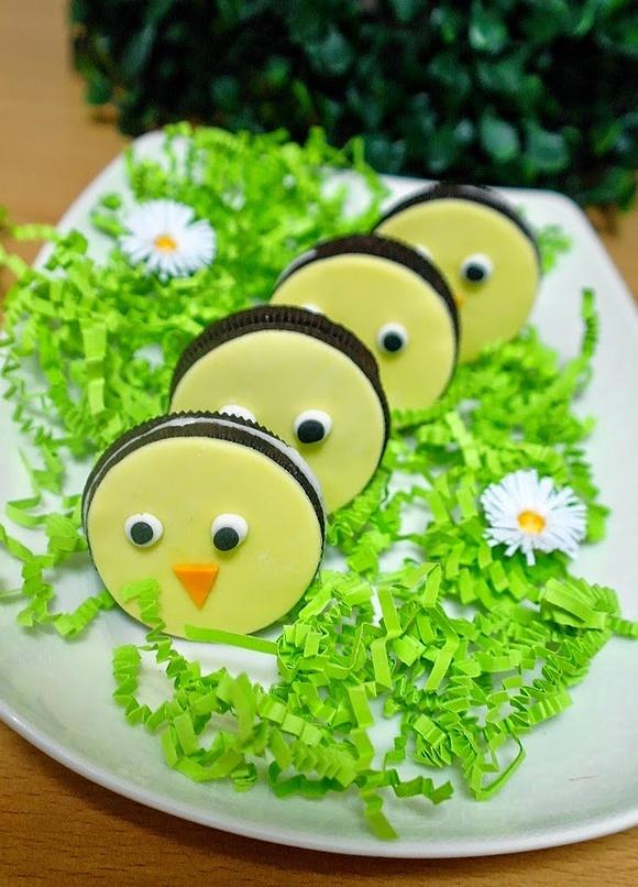 Kurczaki z ciastek Oreo na wielkanocne dekoracje