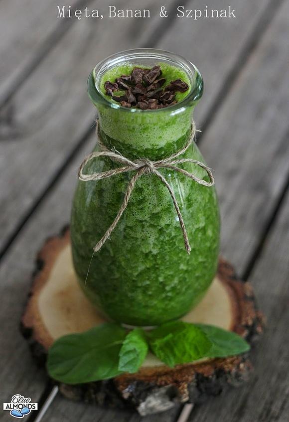Koktajl z mięty, banana i szpinaku - smoothies zielony, kremowy, słodko-miętowy