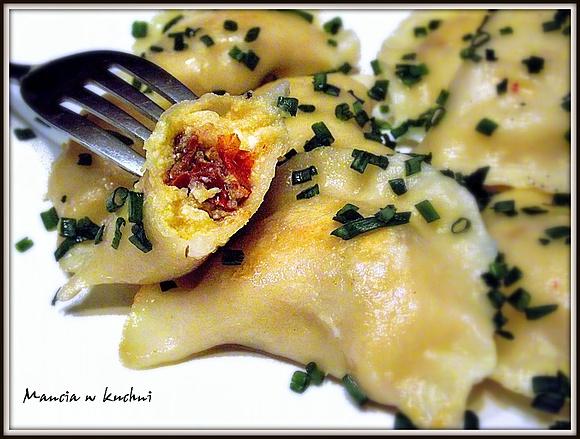 Pierogi z serem i suszonymi pomidorami
