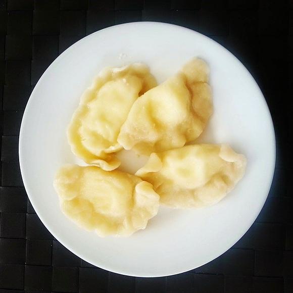 Pierogi z serem lub truskawkami