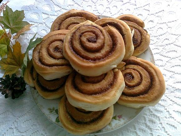 Cynamonowe ślimaki na drożdżowym cieście