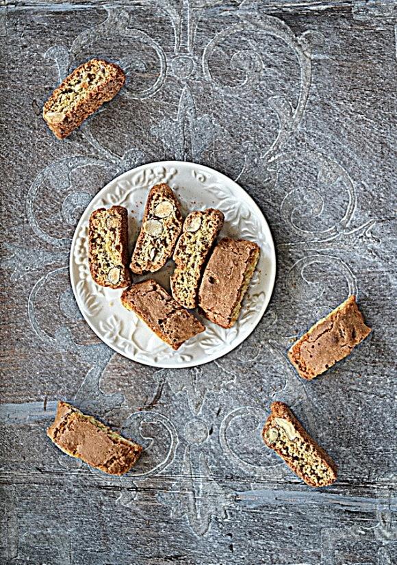 Cantuccini z migdałami i cytryną