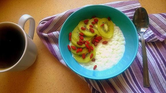 Płatki ryżowe z mascarpone i kiwi na śniadanie