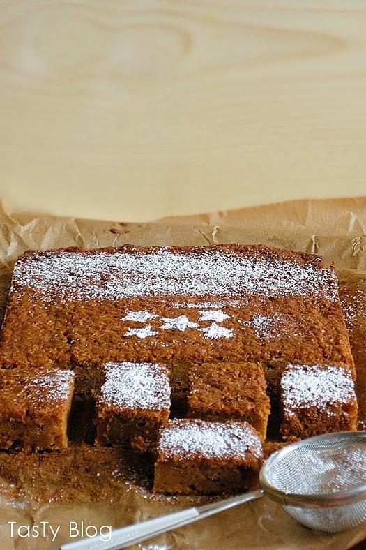 Ciasto marchewkowe z cynamonem i skórką pomarańczową