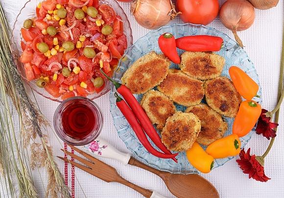 Burgery z ziemniaków i ciecierzycy