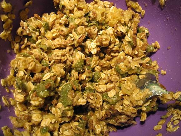 Domowa granola jabłkowa-orzechowa