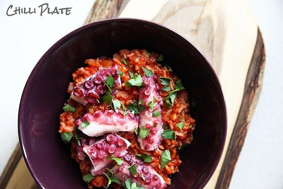 Ośmiornica w pomidorach - miękka i aromatyczna