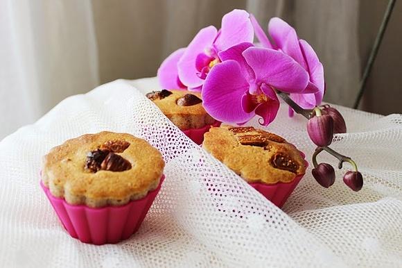 Waniliowe muffinki z suszonymi figami