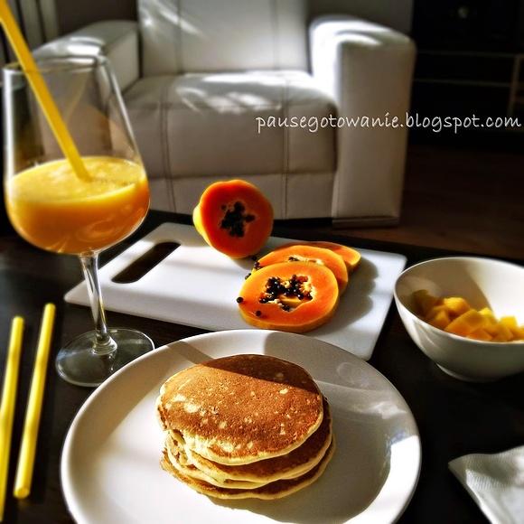 Słoneczne śniadanie: Ricotta pancakes z mango i pomarańczą