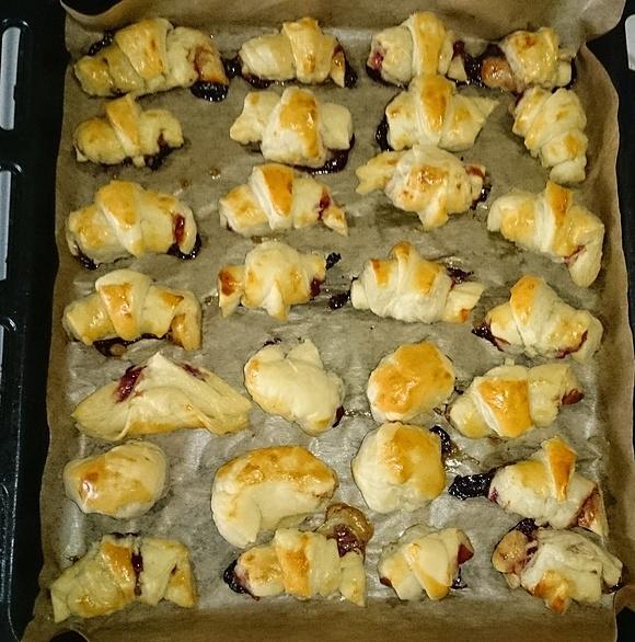 Ciasteczka francuskie z wiśnią