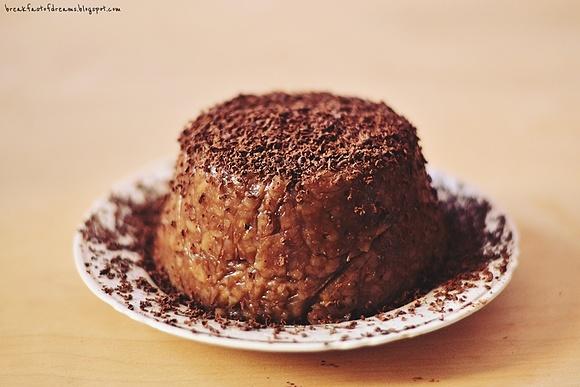 Kawowy pudding z płatków ryżowych z ricottą i gorzką czekoladą